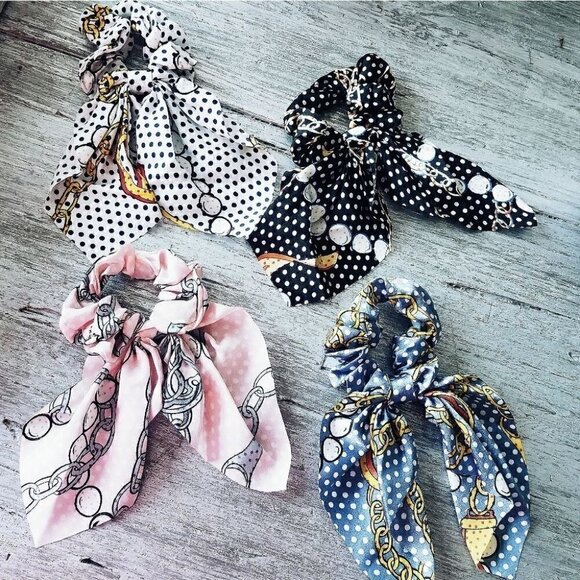 New! CHAIN PRINT Bow knot Scrunchie - Picture 1 of 11
